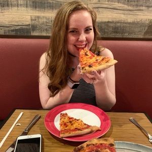 Meet your Posher, Adriana